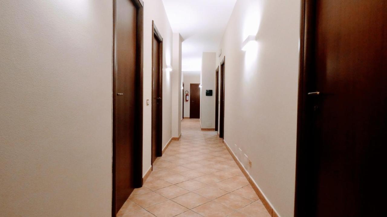 Hotel Piscina La Suite Prossedi Bagian luar foto